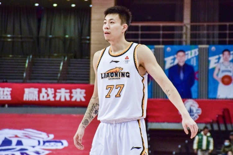 还得再调整！张镇麟复出8中1拿到2分8助出现6失误 正负值-34最低